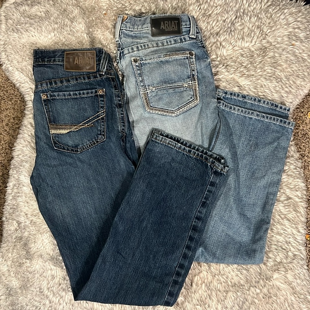 2 pairs of Men’s ariat jeans m2 relaxed boot cut minor flaws see photos